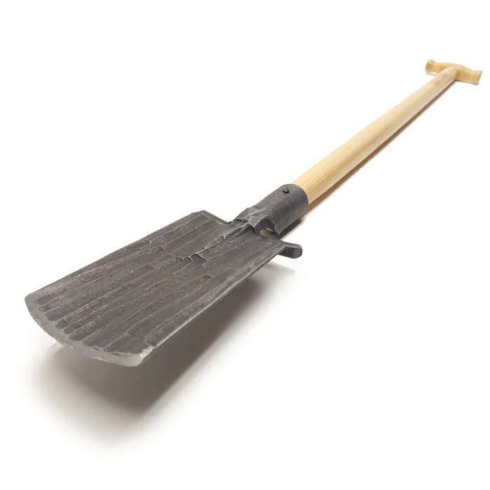 1577 – Beetspaten mit Tritt – 80 cm Eschen-T-Stiel