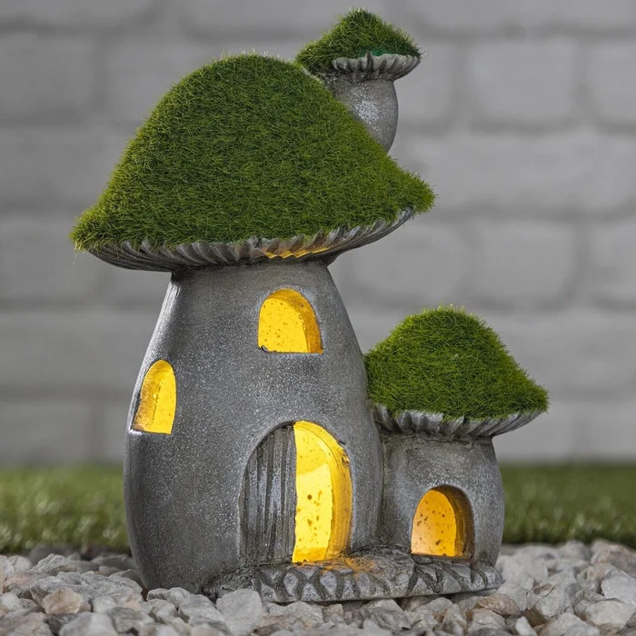 Dekohaus in Pilzform mit Moosoptik