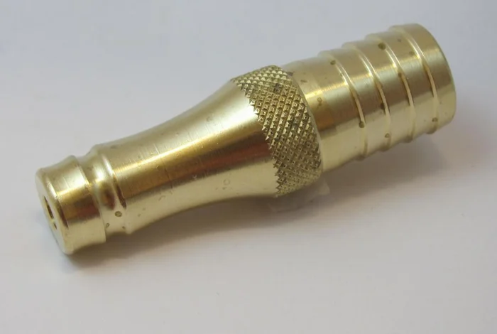 Ezze Sprührohr für Schlauchanschluss Ohne Absperrung. Gelb. 1/2″