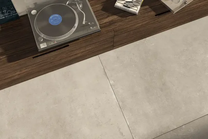 Fliese Betonoptik sand beige 90×90 cm „Cloud Bone“ Zementoptik rektifiziert