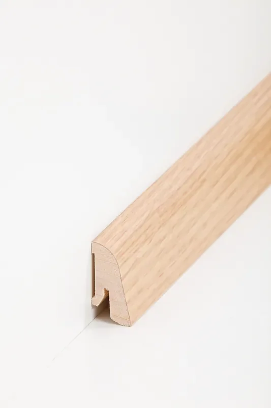Holzsockelleiste 19 x 38 mm Eiche lackiert