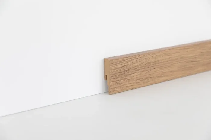 Wineo Sockelleiste Strong Oak Brown