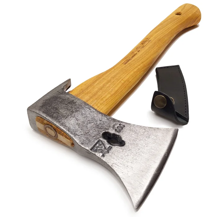 Zimmermannsbeil mit 2 Nagelzügen – 800 Gramm – Lederschutz – Eschenstiel – Nr. 0359